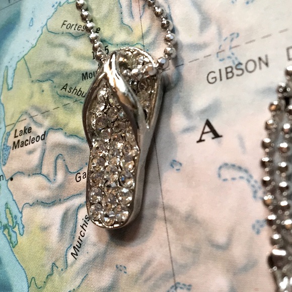 SALE - Swarovski Crystal Flip Flop Sandle Sandal Silver Tone Necklace - Picture 3 of 9